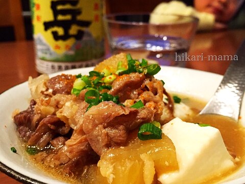 こってり味噌でお酒&ご飯が進む♡簡単熱々肉豆腐！